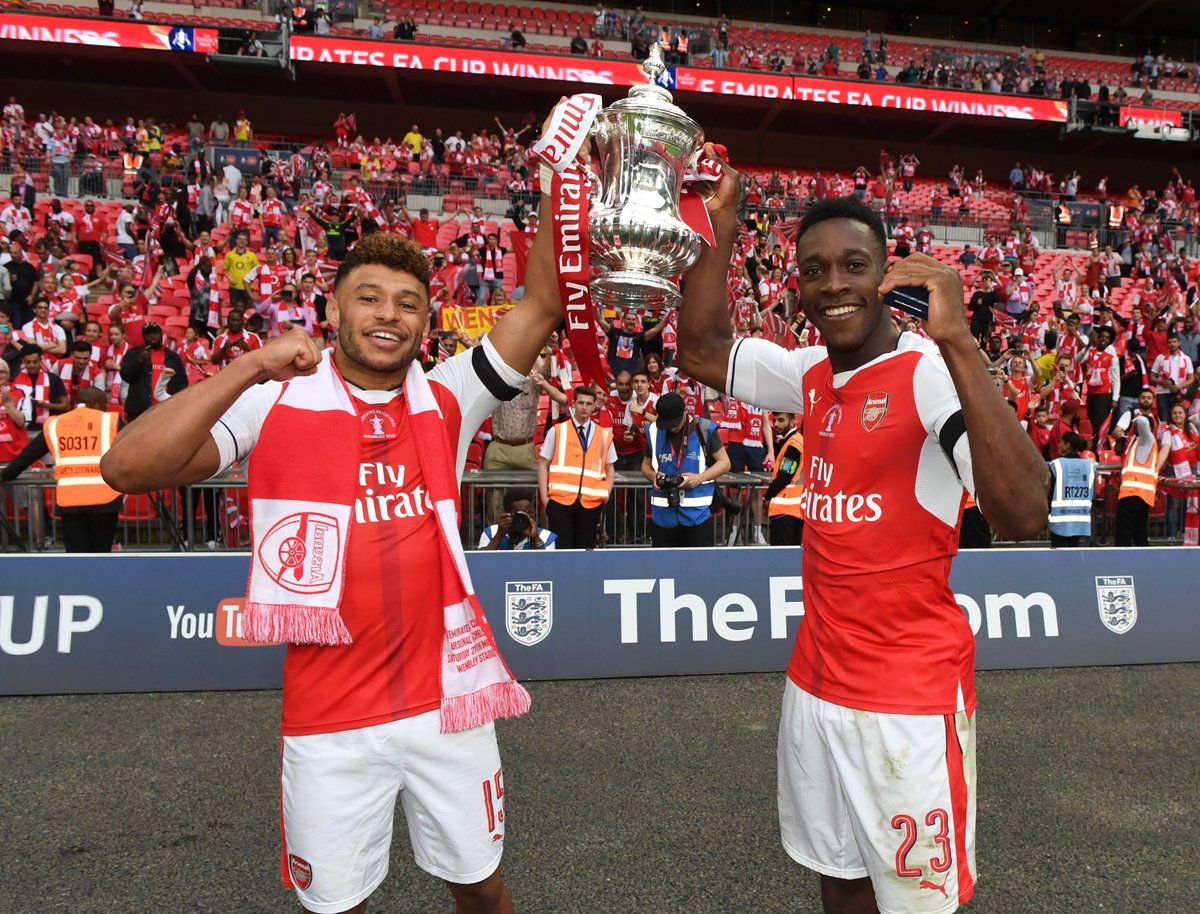 Arsenal's tweet photo. 🏆 https://t.co/rJdgKhoKjv