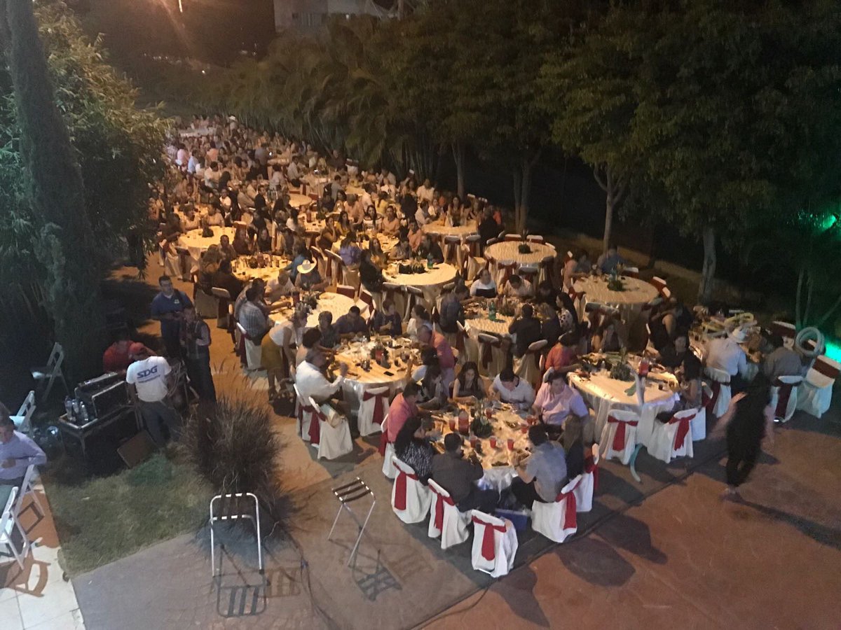 SMIenSinaloa's tweet photo. Evento a favor de bomberos de Guasave, destacando participación de nuestro amigo de SMI,#TonyQuiñonez
#smiguasave #priguasave #cnopsinaloa https://t.co/fKrzqOHB8y