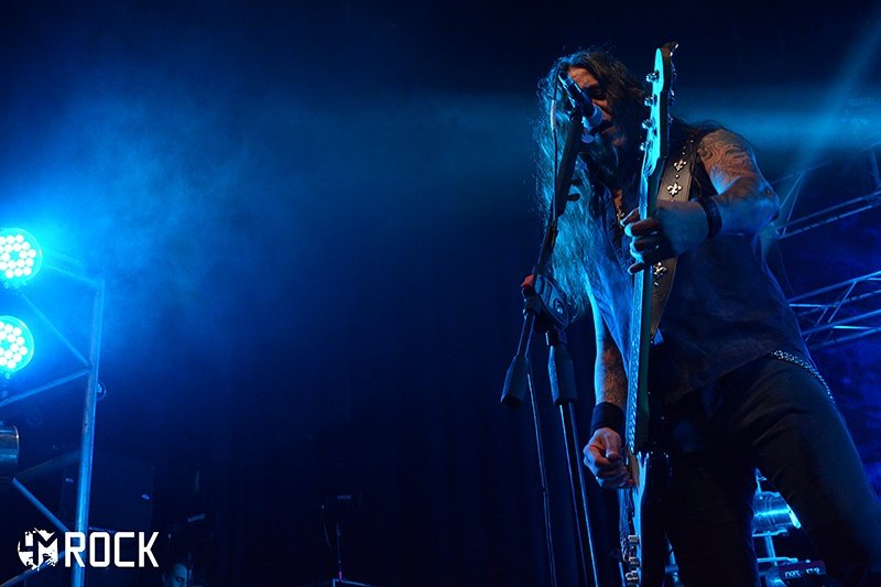 EL ROCK ESTÁ DE LUTO

Murió el bajista de Rata Blanca, Guillermo Sánchez. Se encontraba internado en estado crítico.