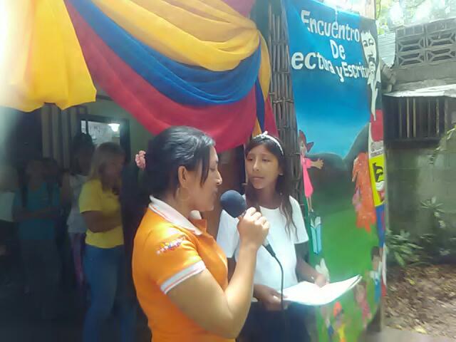 lilipublicidad's tweet photo. |En Fotos|Los mejores momentos del 1er Encuentro de Lectura y Escritura en San Jose de Guaribe, gracias @SorayaCanta_ x tanto amor 💜 https://t.co/Pl7UR4fkx6