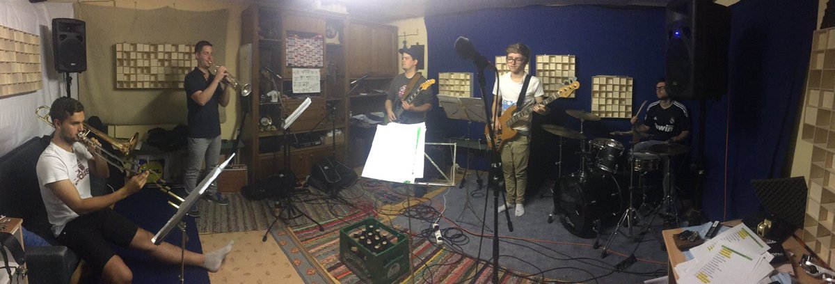 Offbeatfront's tweet image. our new bassplayer #welcometobi #zeas #skamusic #ska