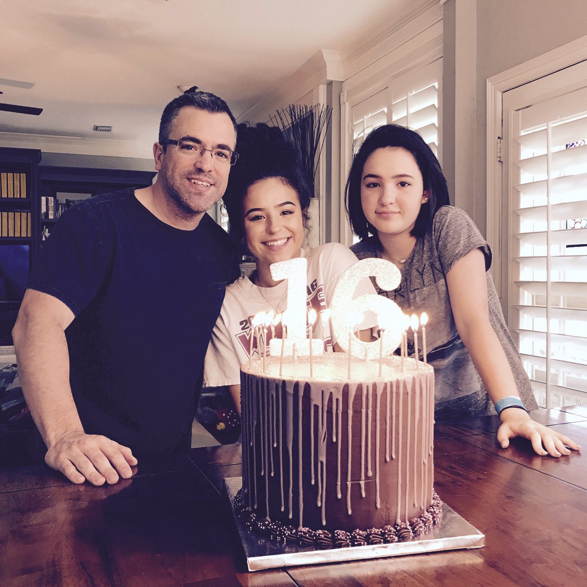 ignacio11's tweet photo. Happy 16th Birthday @miagonzalez22 ! https://t.co/Me63GrbMKQ