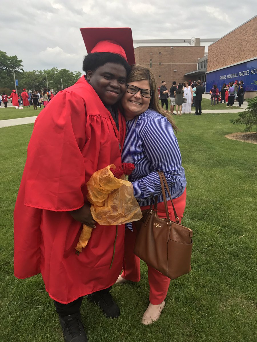 thatsjustbecky's tweet photo. Seeing kids all the way through is definitely my favorite part of being a teacher #proud #since1stgrade #dmps https://t.co/TCOjX1S5Wa