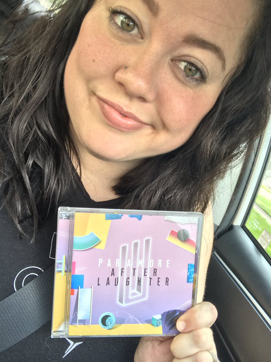 tuh_rish_uh's tweet photo. Snagged the new @paramore album. So. Effing. Pumped. https://t.co/GoKfRbl9Hz