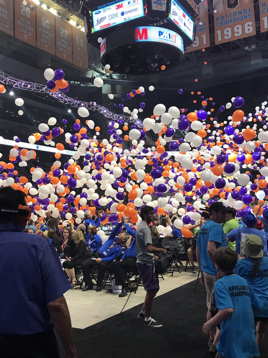 IDODI's tweet photo. Thanks for a great year DI family! #GF17 https://t.co/aUqzQeuFfd