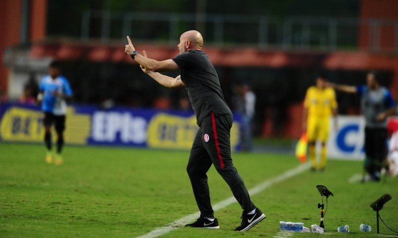 mbertoncello_'s tweet photo. 6 técnicos do #Inter em 10 meses:
• Argel
• Falcão
• Roth
• Lisca
• Zago
Será que troca de novo? 🤔📚 https://t.co/0JYiLagQuy