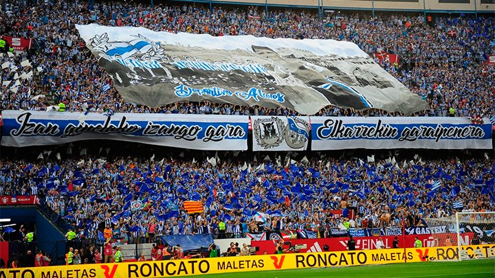 MPlusDeportes's tweet photo. Hay equipos, hay aficiones, que no necesitan títulos para ser grandes: Glorioso Alavés. @movistarplus https://t.co/8QhL6Eqf1p