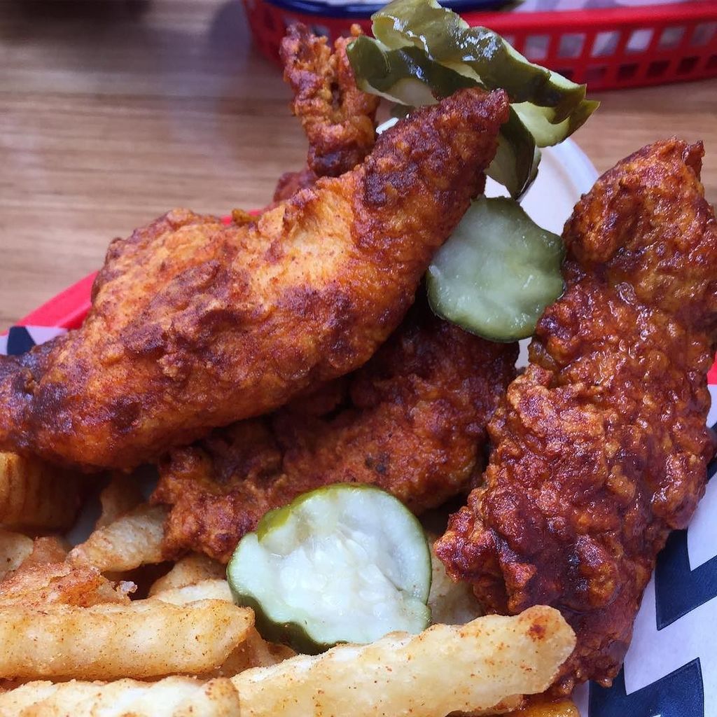 jimmywongeats's tweet photo. That's how we roll... chicken tenders, hot. @belleshotchicken 🤘🏻🤘🏻#chicken #belleshotchicken @morgygalinha #vscofo… https://t.co/C1pY2wu9gV https://t.co/nRJGWfxmL8