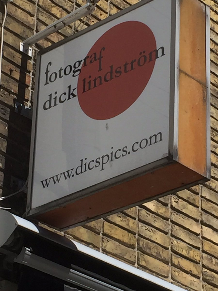 Idag var jag i Ystad. Där finns en fotograf att anlita om nån behöver. Fräsig www-adress.