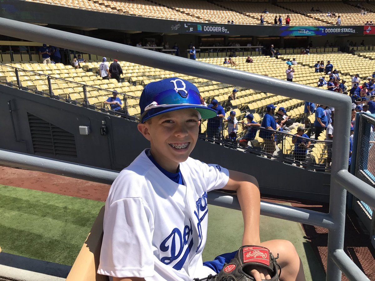 athallman's tweet photo. Dodger love all the way from Houston! 💙 #mlbmemorymaker https://t.co/mhHDKVtSyo