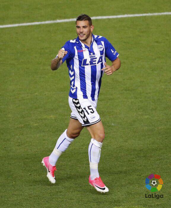 Triste por el resultado pero orgulloso del <a href="/Alaves/">Deportivo Alavés</a>,de mis compañeros y por supuesto nuestra afición.Ha sido una temporada increíble.Gracias💙