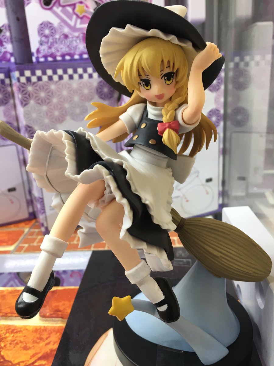 マンガ倉庫 福岡空港店アミューズ Twitterissa 東方projectより霧雨魔理沙のフィギュアが登場 東方projectは 博麗霊夢は知ってるんですけど もっと勉強します M M こんな可愛い子がほうきで空を飛んでる所を１度位は目撃してみてもいいかもしれんなぁ