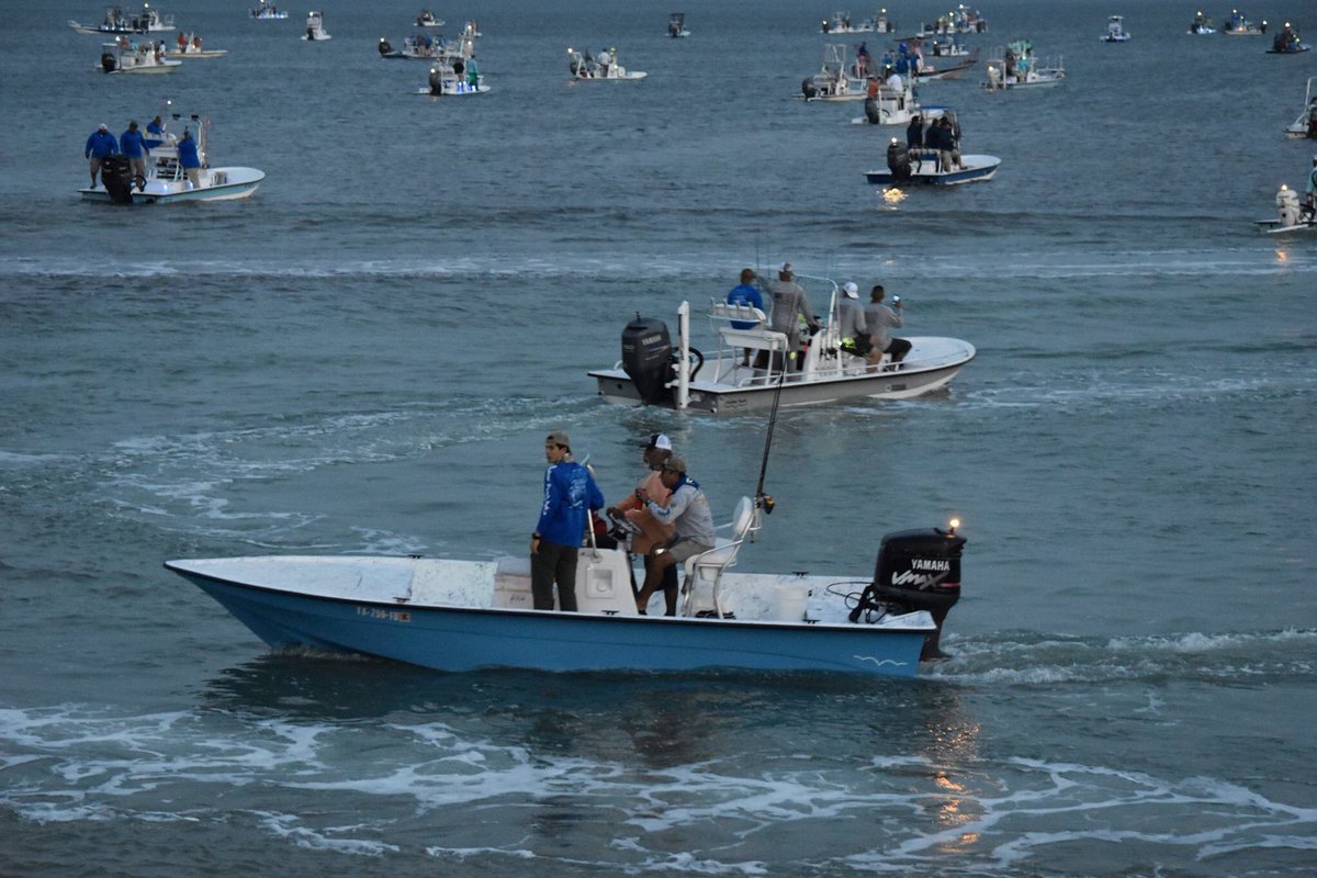 alexinfante00's tweet photo. My pops during the #shallowsporttournament @SouthPadreTexas just re did his #shallowsport looks mad clean @RealSaltLife @shallowsport https://t.co/mRCxqBWee1