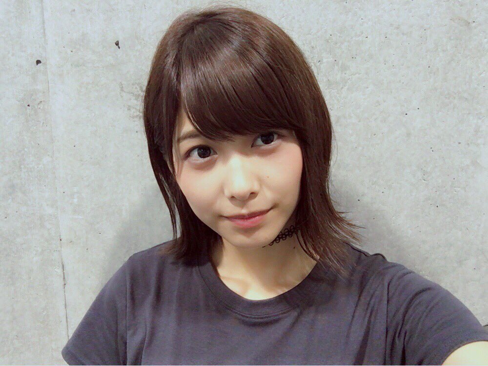 ちょん 渡邉理佐ってくっそ可愛くないですか 今の髪型めっちゃすき あの前髪流してるやつ でも理佐の外ハネも大好き けやかけの運動会とか見てると本当にやばめ かわいすぎる