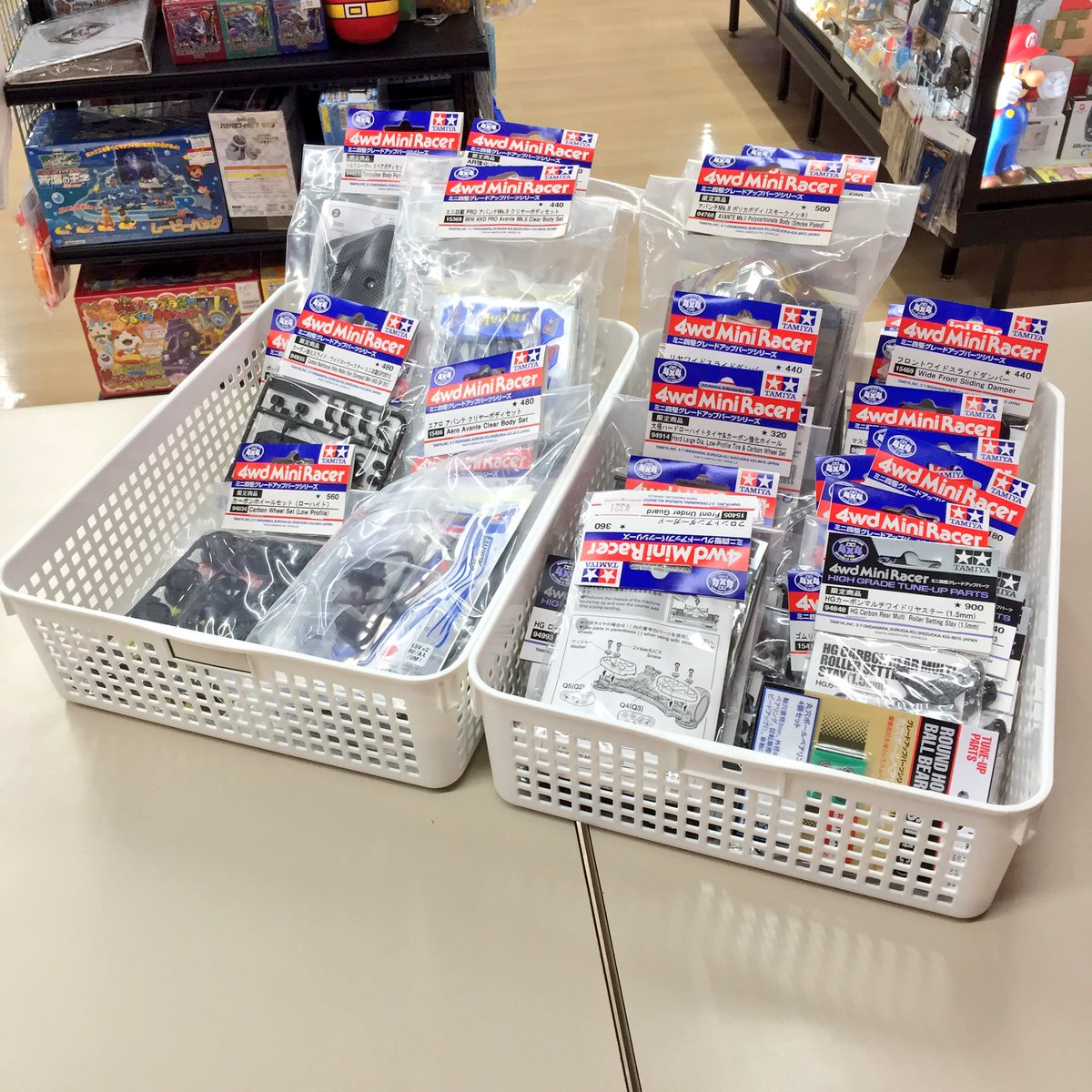 ミニ四駆パーツ多数入荷しましたぁ((((；ﾟДﾟ))))))) お値段は定価の 