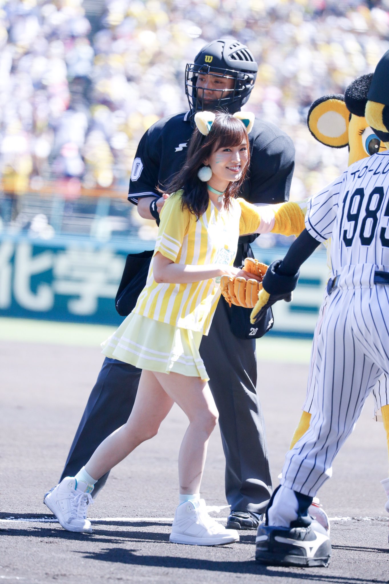 NMB48 & 山本彩さん NMB48・川上千尋 DAY」の始球式に 山本彩