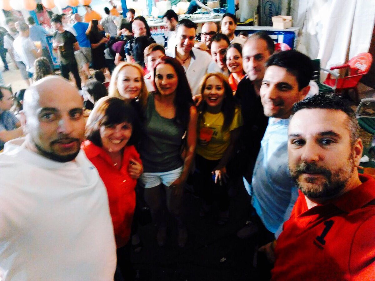 alberhontecilla's tweet photo. Noche mágica. Momentos especiales. Juntos hemos conseguido disfrutar de un pedazo de corazón de las fiestas. A todos, GRACIAS!!! https://t.co/JJGI1vXWuy