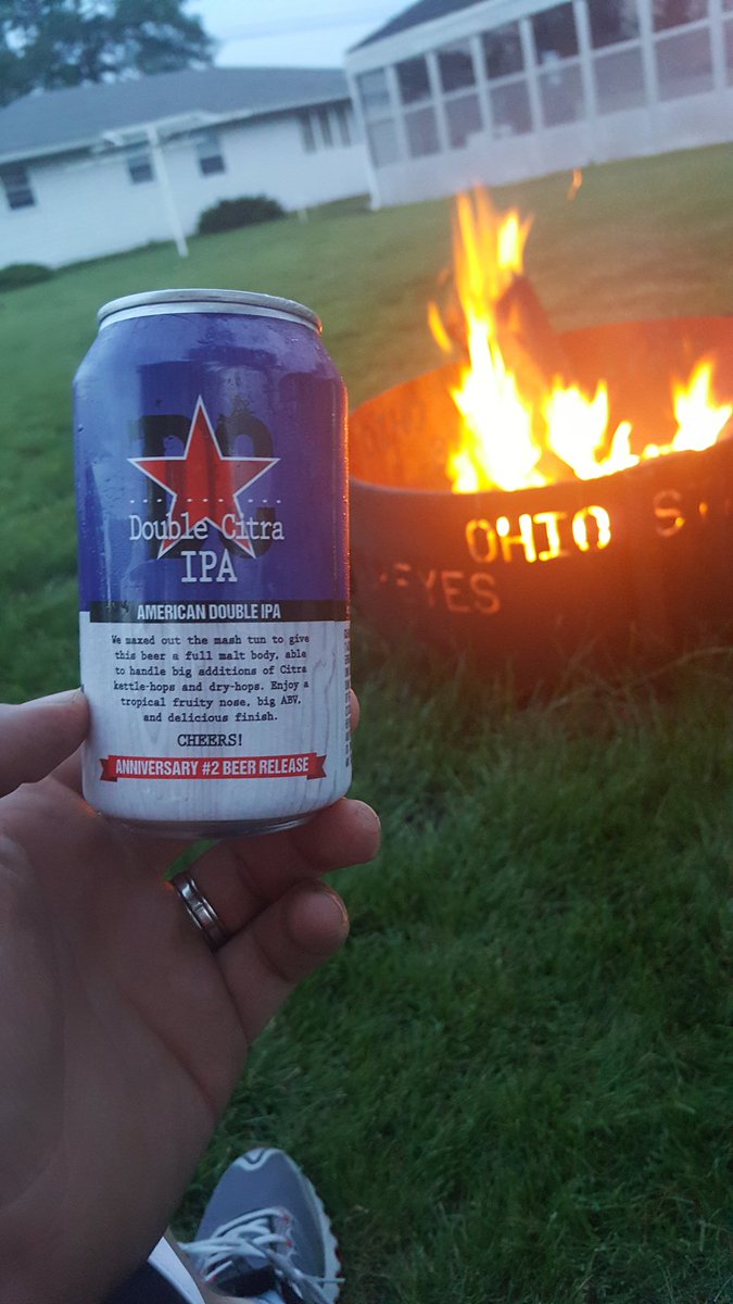 CoreyJEverman's tweet photo. My definition of a holiday weekend! @moellerbrewbarn https://t.co/5hBmx9jvDa