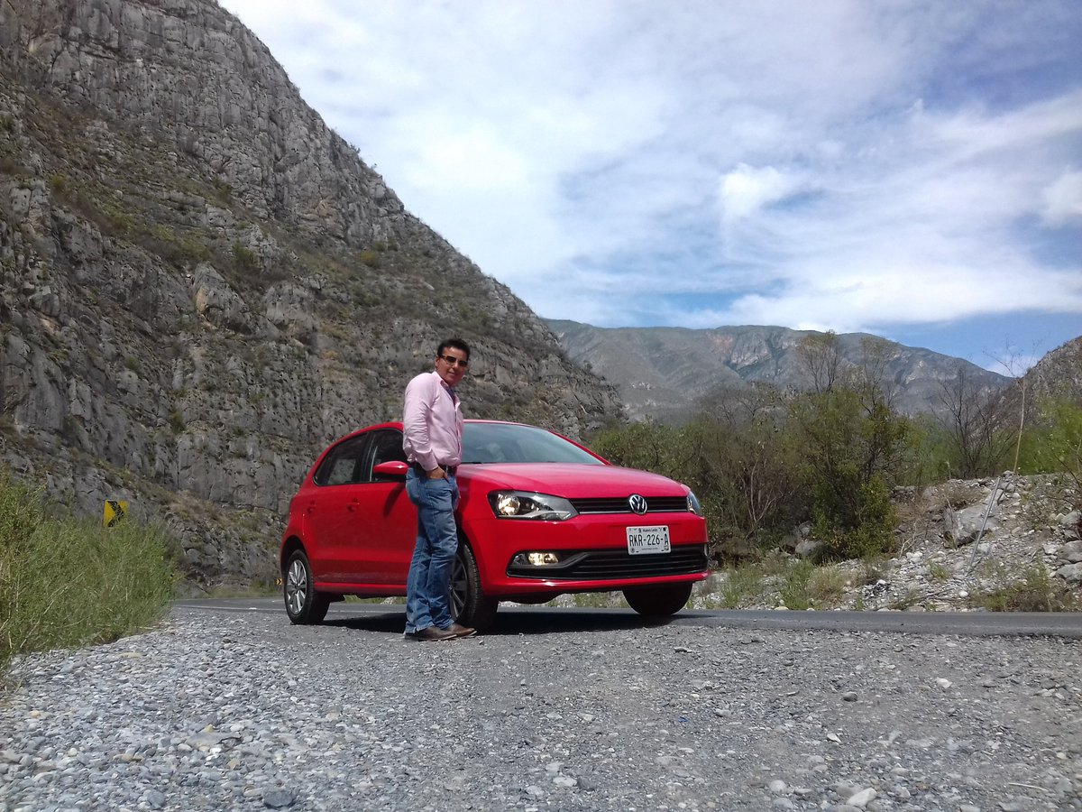 peterchuy's tweet photo. #rojoflash #vwpolo #vwmx #vw #felizsabado #HappySaturday #enjoy #buenosmomentos #photography #fotografia https://t.co/XbEHmBZegc