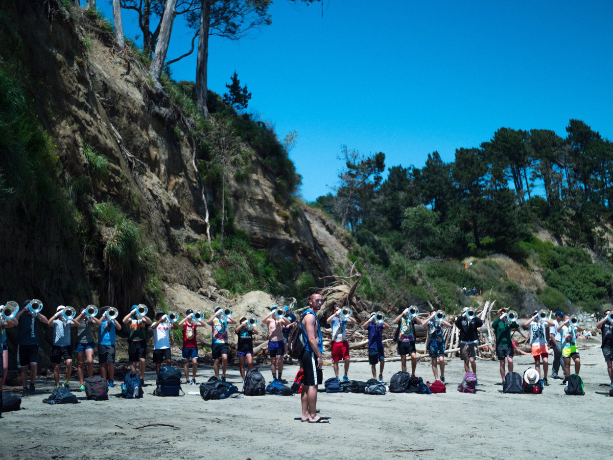 scvanguard's tweet photo. More photos of our field trip to the beach!! Just another perk of being a California Corps. #SCV2017 #BeachBlock @DCI #DCISpringTraining https://t.co/gyzGzQvvlV