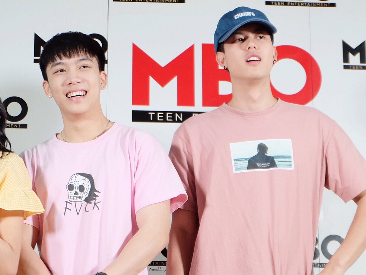 yesterdayou___'s tweet photo. ทีมสีชมพูว><~ #mbofanmeet #MBOOfficial @gotphong @tongspn @mbotweet https://t.co/ZZff9glzQz