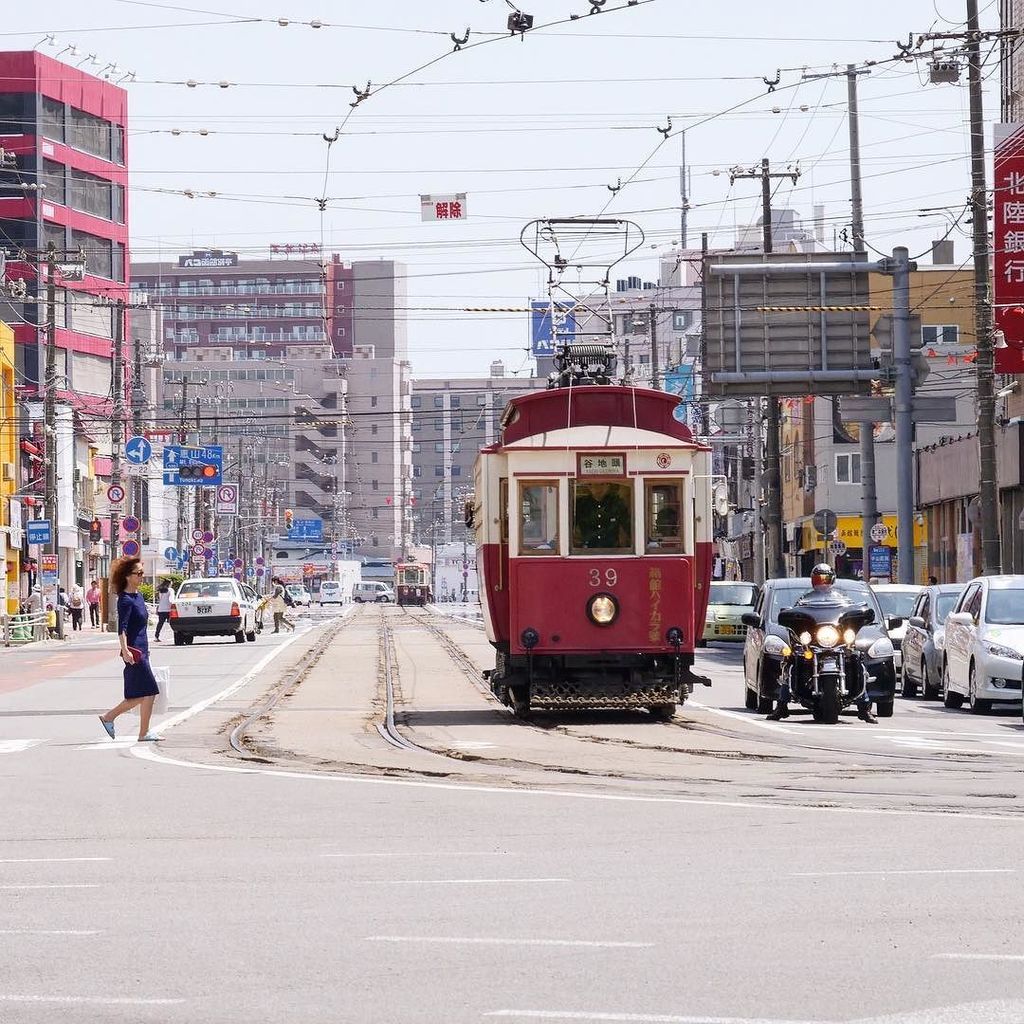 BeGenkiInt's tweet photo. 100 year old #retro tram still running in Hokkaido! Enjoyed riding the street cars! ・
・
・
#tram #train #oldschool #backintheday #hokkaido #… https://t.co/X5V2ptxkch
