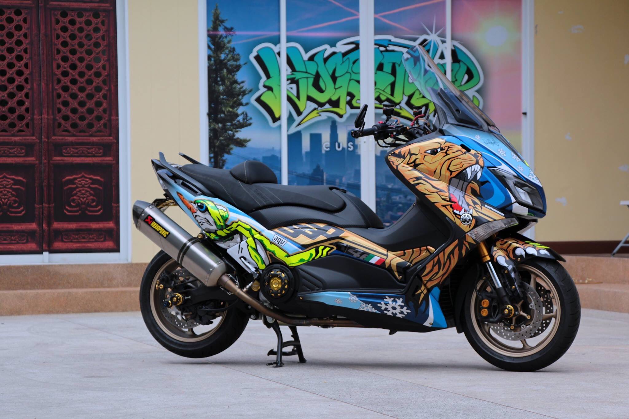 Hugsticker Custom No Twitter Yamaha Tmax Designed By Hugsticker Custom Wrap Sticker Design Hugsticker Yamaha Tmax Agv Snowman Lion Custom Thailand T Co 1togjzf1yi Twitter