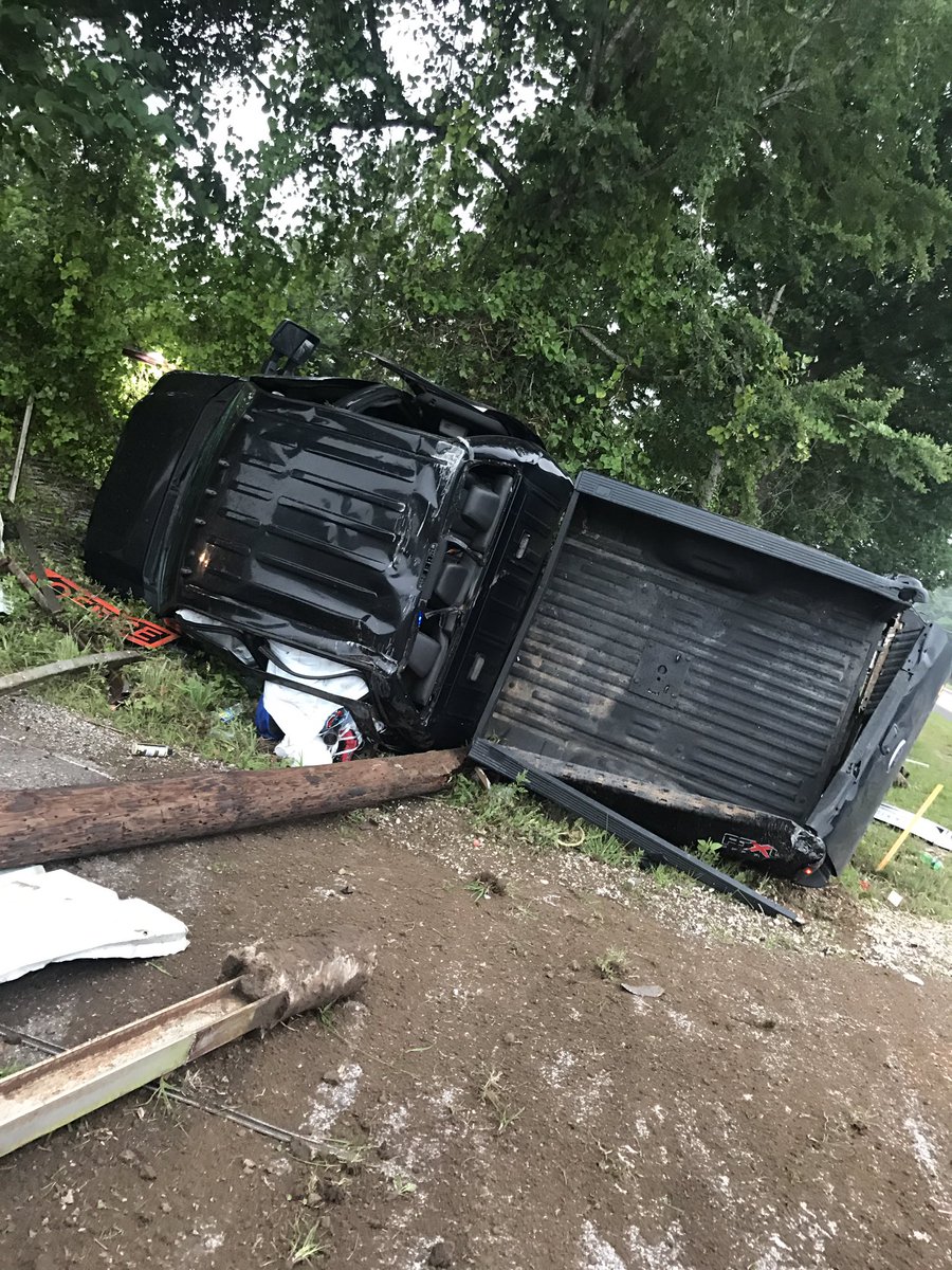 logginsb22's tweet photo. Can't thank the man upstairs any more, he was watching over me this morning! #amen https://t.co/yGeTacAFt8