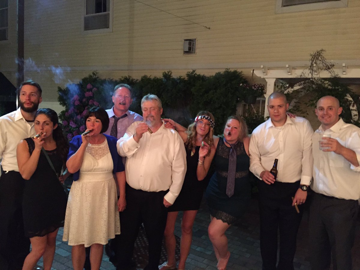 A good cigar to end the evening. #peachykeane2017