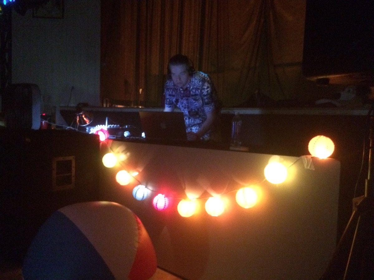 BCAnthroEvents's tweet photo. If you're not at #efuzz3 you're missing @djfloppyears throwing down tunes RIGHT NOW. Get here! https://t.co/fpDooPAqEN