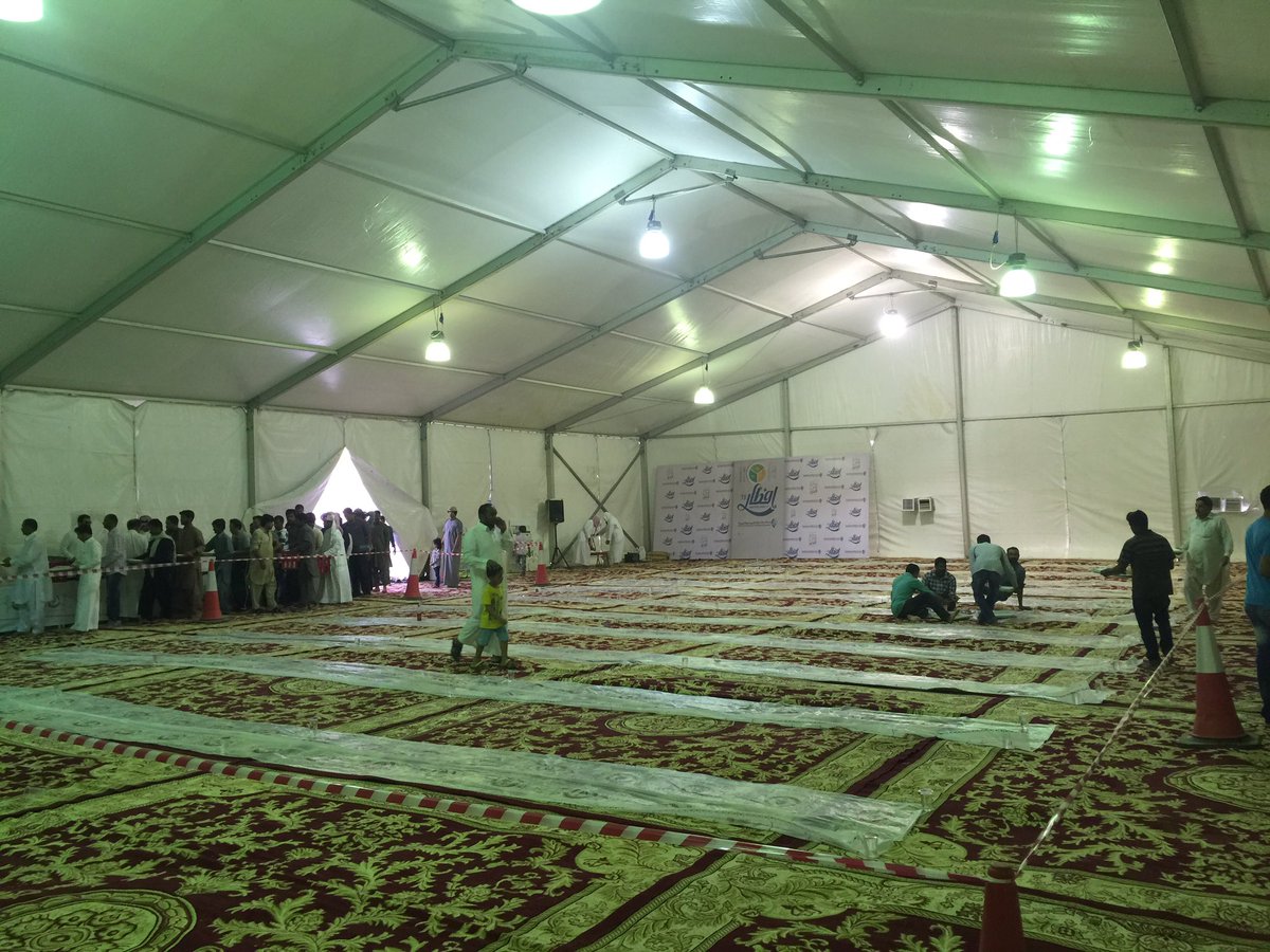 mdawa_sa's tweet photo. صور من اليوم الاول
#افطار_دعوه_المريدسيه 
 " أطعم الله من أطعمنا وسقا الله من سقانا " https://t.co/4BGOee8cSK