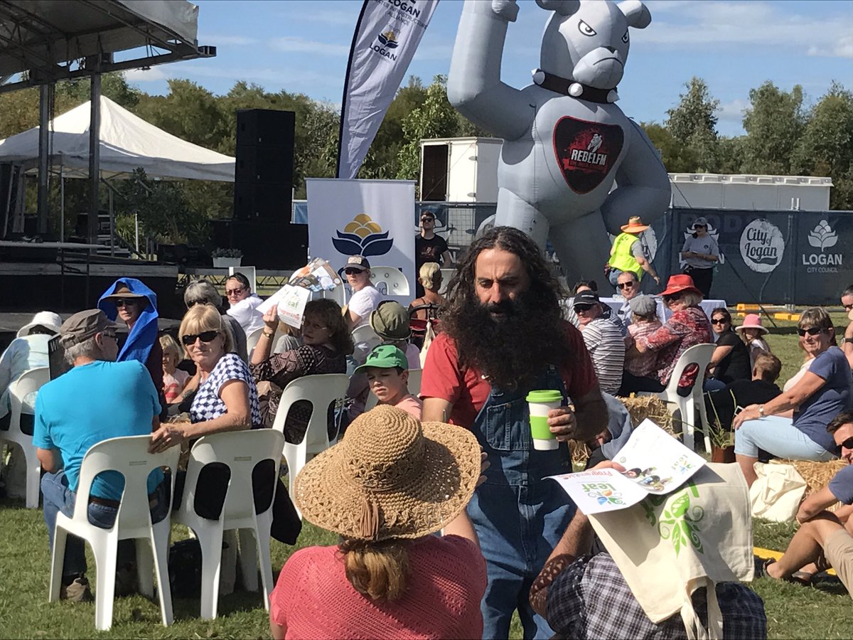 Cori_Moran's tweet photo. Throw a 'seed'... inspire someone to think and act differently @CostasGarden #LEAF2017 #sustainable #inspire #action https://t.co/R9wI6cT9qE