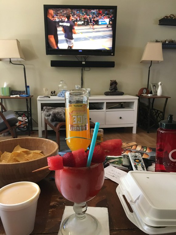 ARyfan33's tweet photo. Watching @bridgesj3 dominate @CrossFitGames #californiaregionals in style. https://t.co/PHYcAt4lvT