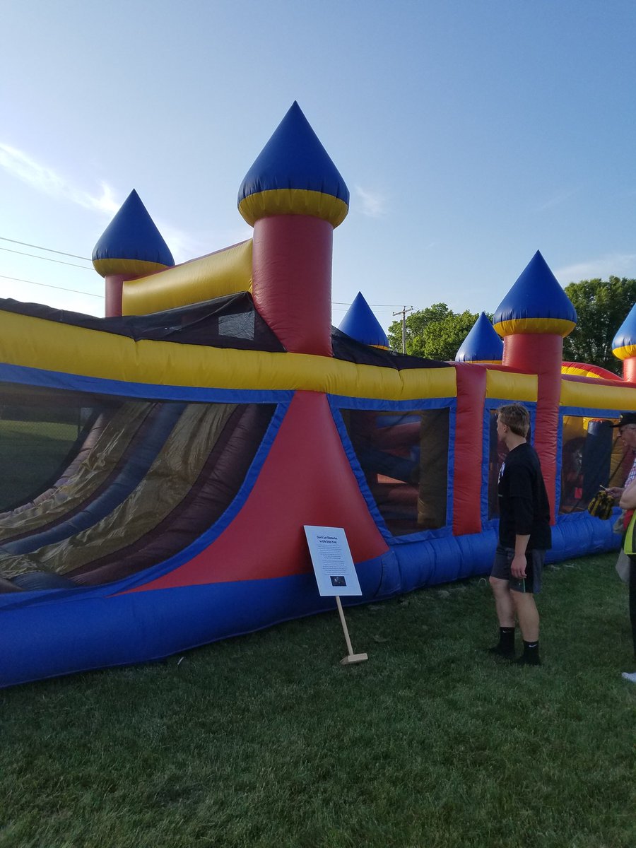 NHSCounDept's tweet photo. Make your own stress ball + artwork + inflatable obstacle course = Conversation starters for how to deal with life's challenges 👌 #tseh https://t.co/mnqBpoSHRa
