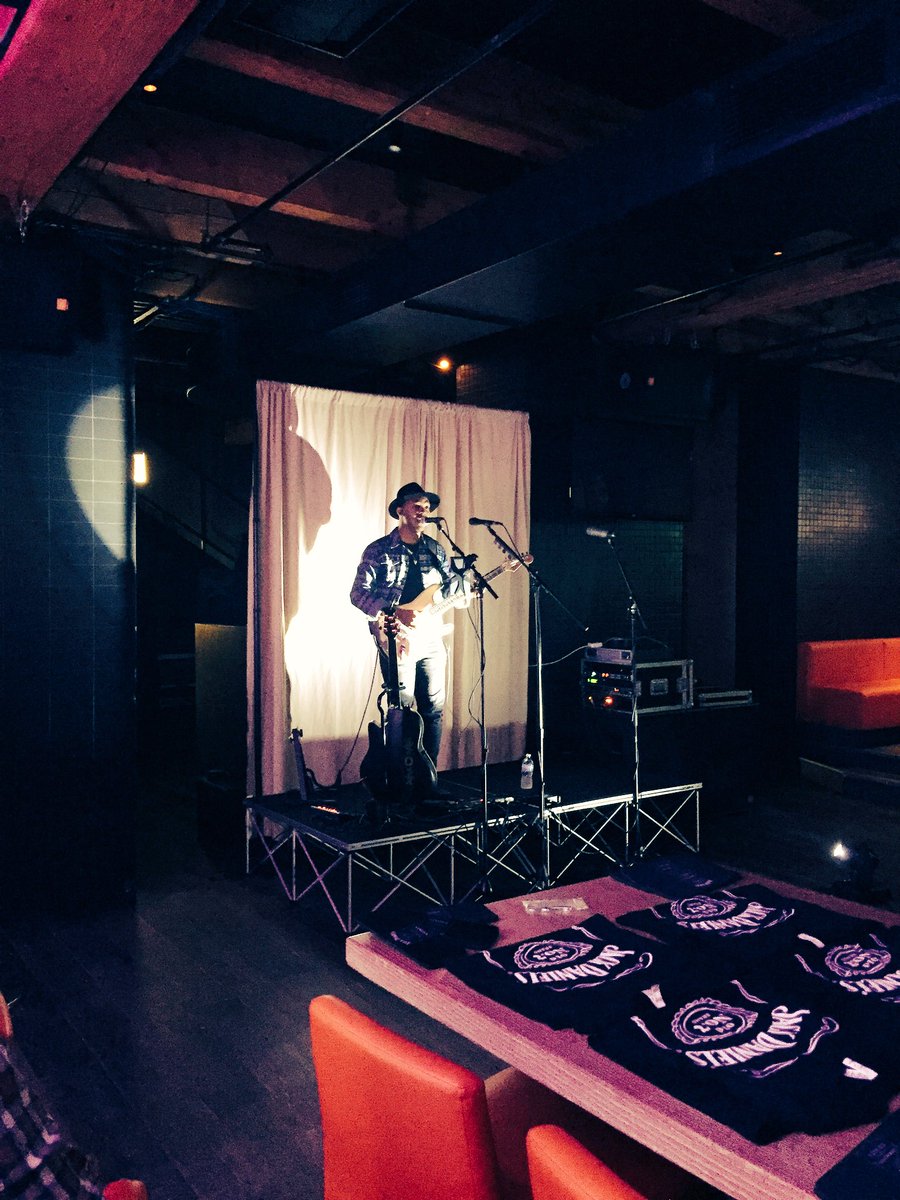 MusicVisas's tweet photo. The wonderfully talented &amp; silky smooth @iamethanbutler @ReverieChicago https://t.co/gTPayTQ76P