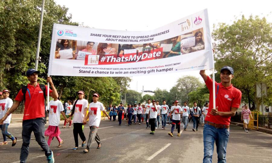 1M_IntimateCare's tweet photo. 1m's #ThatsMyDate campaign is live at Connaught Place today, on #WorldMenstrualHygieneDay. https://t.co/pacJtjlbpb