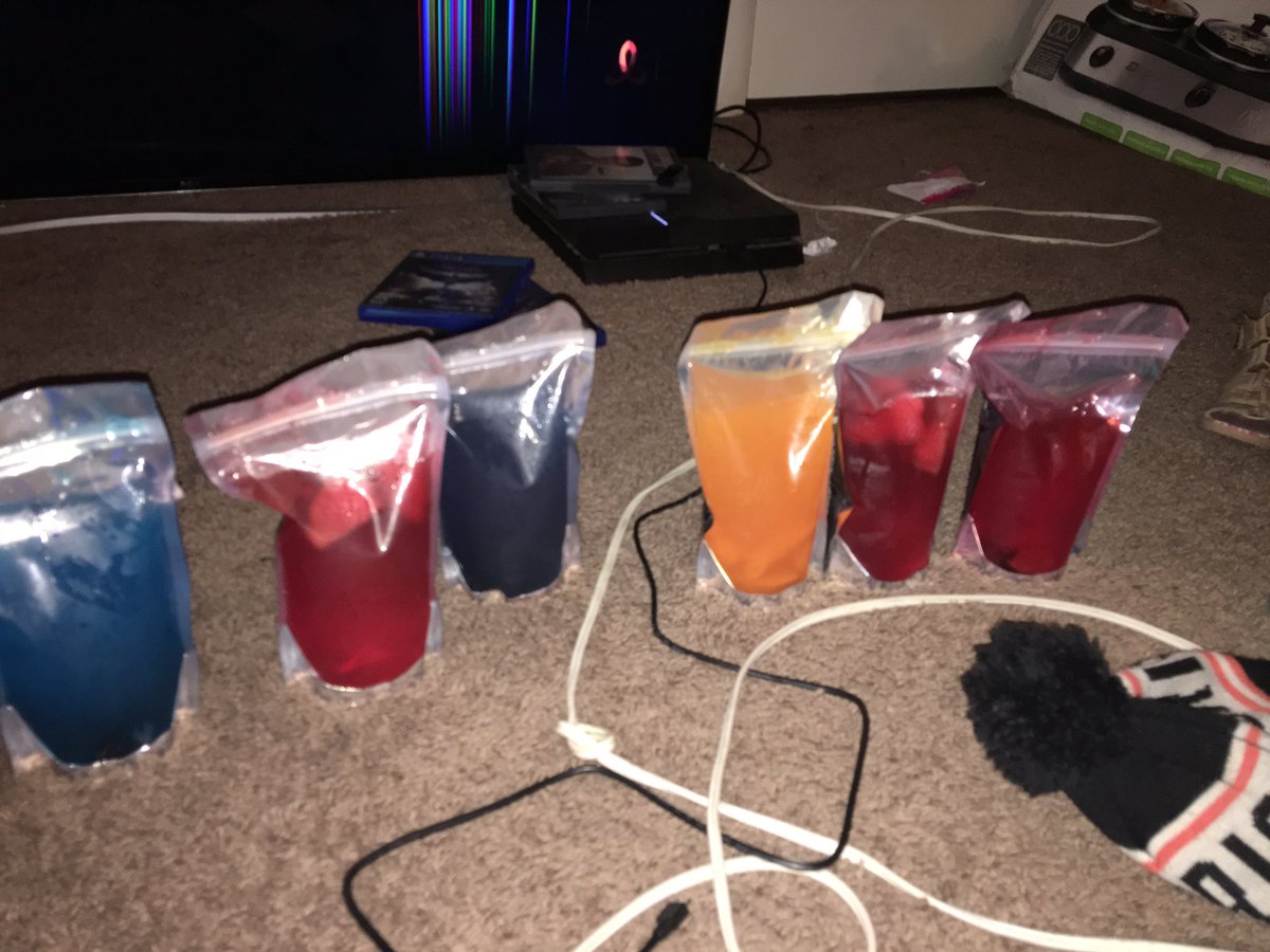 PettJackson's tweet photo. #LITTY #Smizzed #HeadsUp #Turnt https://t.co/Z0nvPB4RkV
