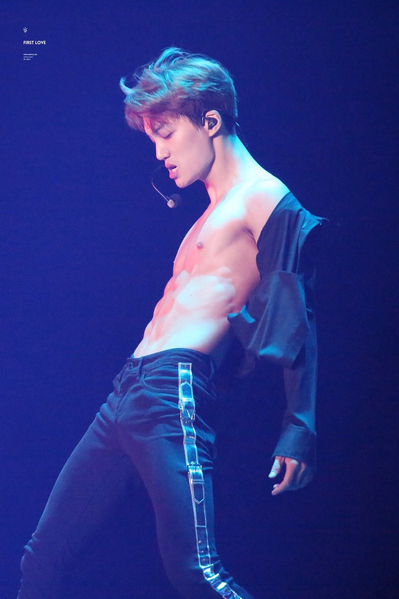 kanintr_'s tweet photo. ชอบหุ่นจงอินที่สุดเลย หุ่นดี สัดส่วนดีมาก ขายาว มีกล้าม มีซิกแพค คือทุกอย่างตอนนี้พอดีมาก หุ่นโคตรจะนายแบบ ชอบมากว้อย ㅠㅡㅠ อยากล้มเอาหน้าแนบ https://t.co/0wxToCyZIm