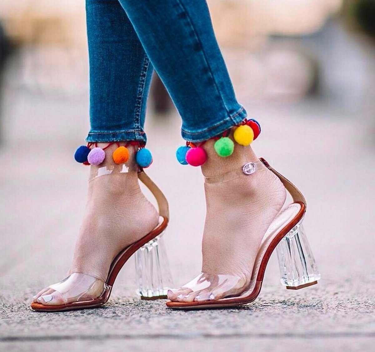 domeagisel's tweet photo. The fall 2017 trend is here #trend #fashionstyle #StreetStyle #frsblog love it https://t.co/GhRon1thkH