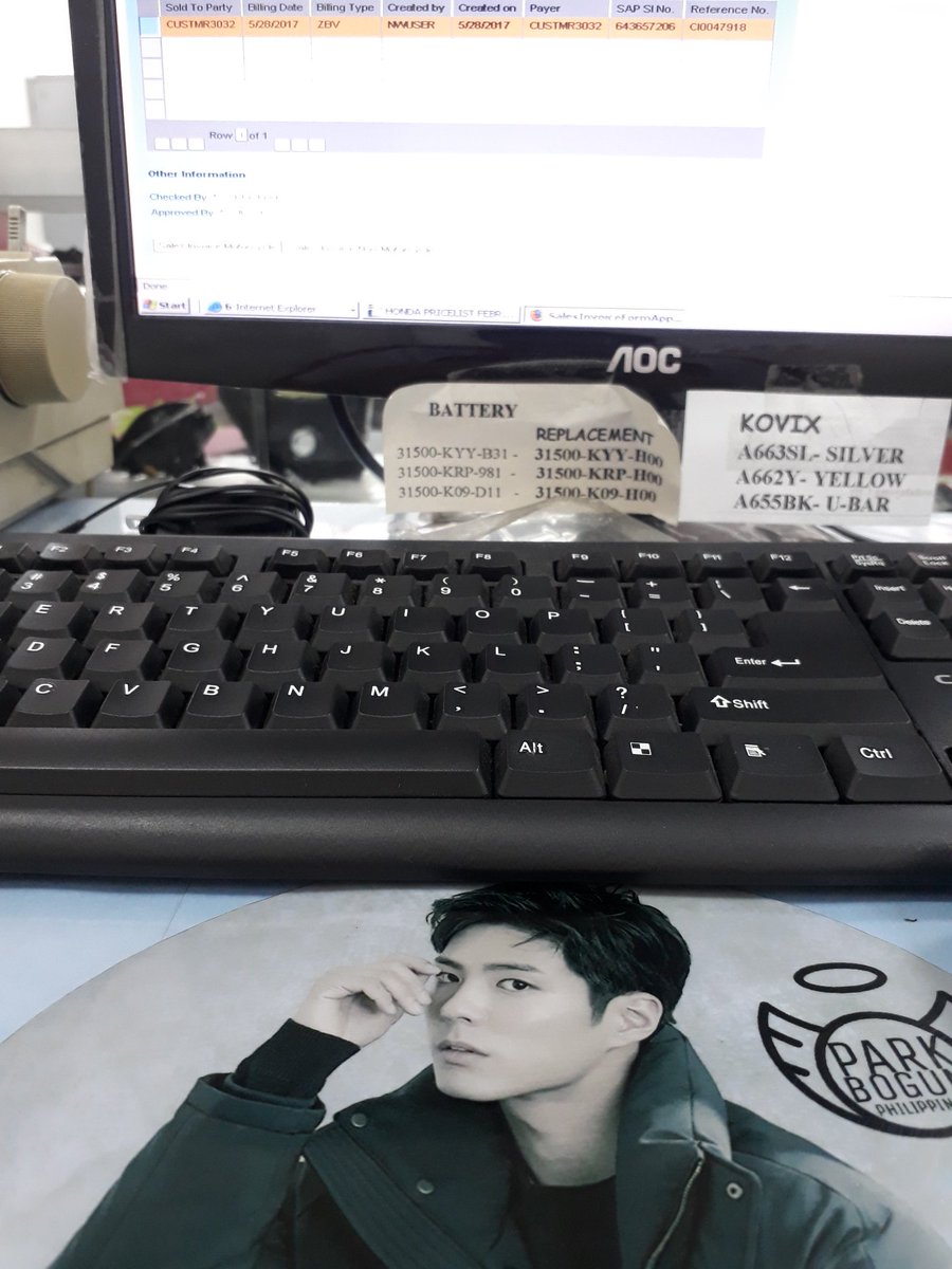 Realnamek's tweet photo. Werk werk kahit sunday... di man ako makasama sa inyo mamaya, kasama ko naman si @BOGUMMY hihi @officialbogumph #ParkBoGum https://t.co/wTFrGRH4rv