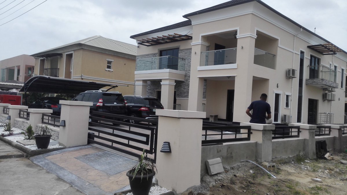 Archinkunmi's tweet photo. Before and After .You probably wouldn't know its the same building .This is what i do .Design,construction,interiors and real estate . https://t.co/zmN70ig7Lw