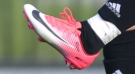 サッカースパイク Kohei Sblog U 日本代表 堂安律 選手 着用スパイクは ナイキ マーキュリアル ヴェイパー 11 スパイクの各部位の特注仕様を考察 T Co Lxs9bks5tp T Co 9tct0y1ift Twitter