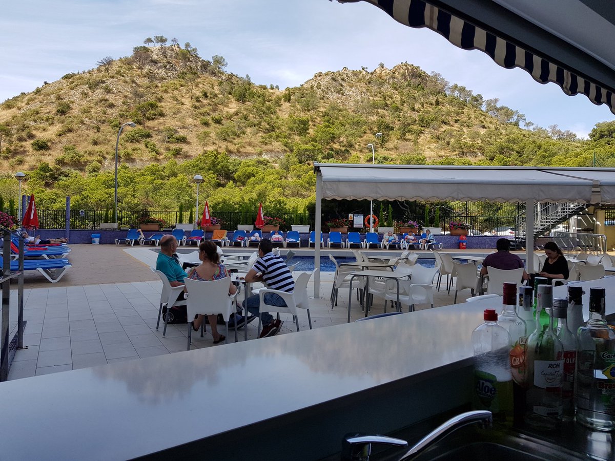 2Megapixels_'s tweet photo. Buenas gente! Que os parece las vistas que tengo en mi lugar de trabajo? 

Perfecto para hacer una review de un móvil!!!! No lo descarto!! https://t.co/A763ncwNEk
