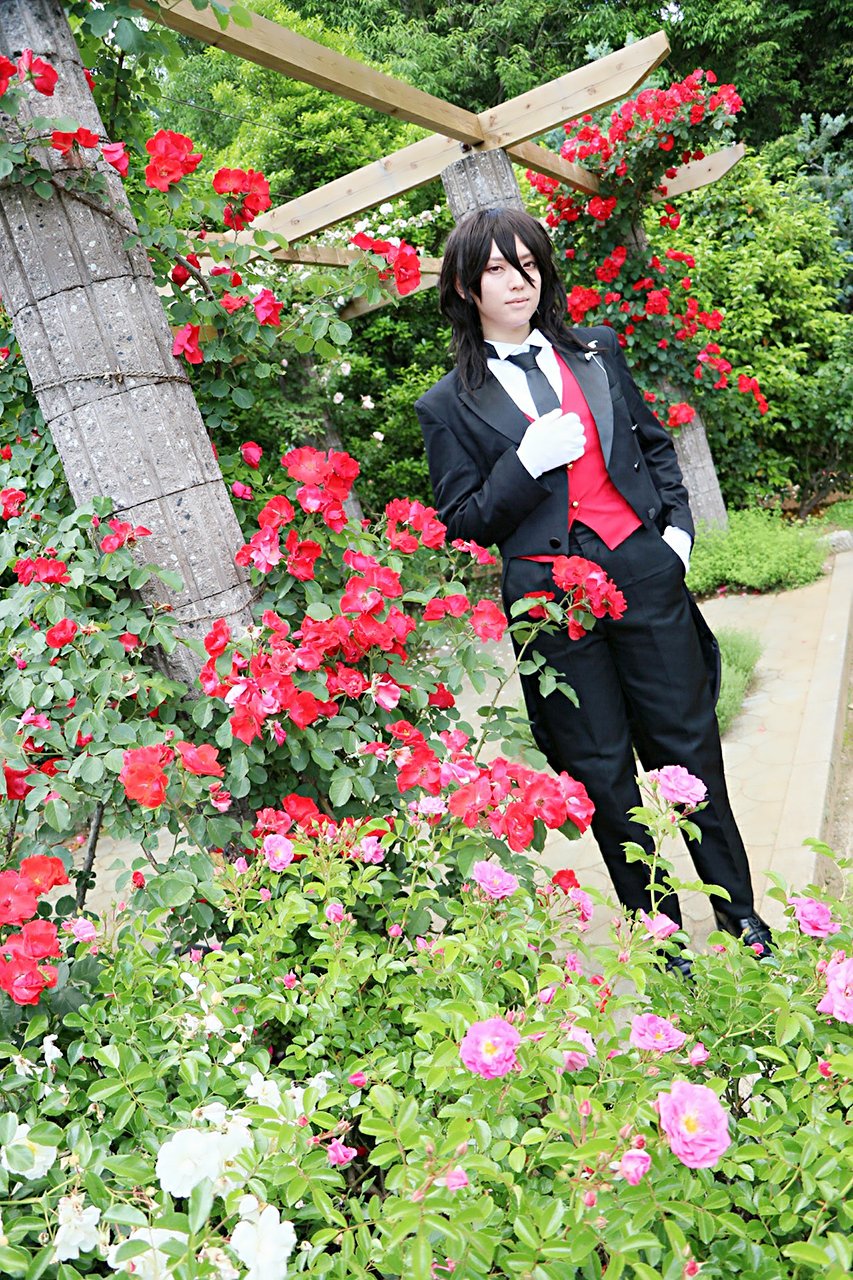 沙衣 Pa Twitter 今日は清水公園の花ファンタジアで 薔薇と朔間零の撮影をさせてもらいました もう すごく撮りたい組み合わせで 朔間零はギルさん以外考えられなかったので撮影させてもらえてすごく嬉しくて楽しかった 巻き込んで夢撮もさせてくれてしろさん
