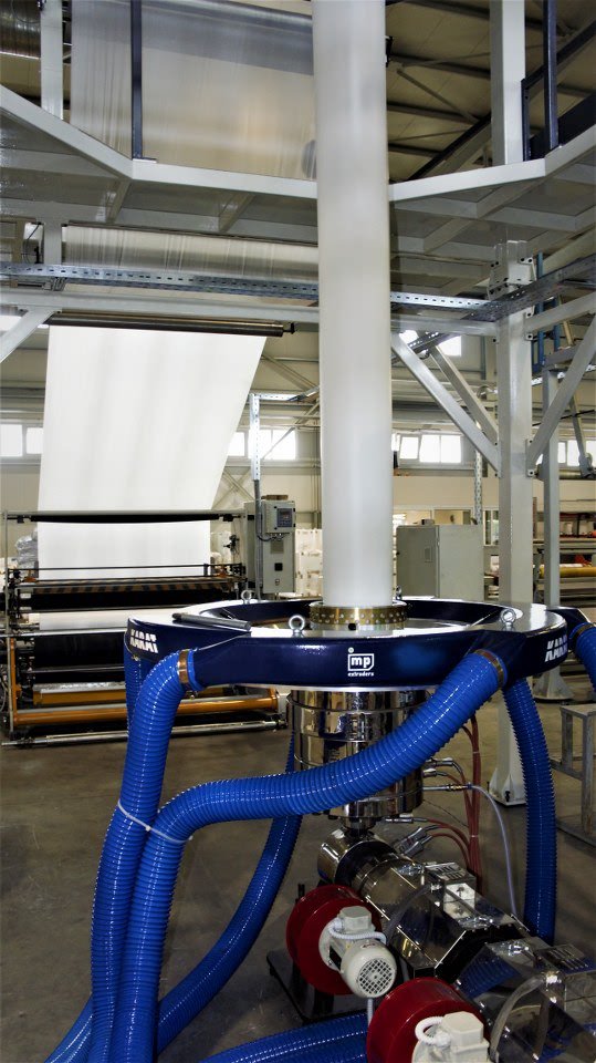 MPEXTRUDERS's tweet photo. Material: HDPE+ADDITIVES 
Layflat 1470mm, 
Gauge: 17.5μm, 
Throughput:  200kg/Hr, 
Power consumption: 83Amps https://t.co/943hGKpvsg