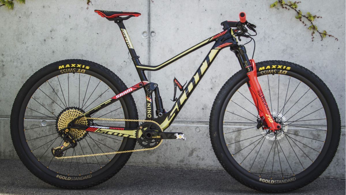 Check out the world champ's blinged-out race bike | buff.ly/2rXTv40