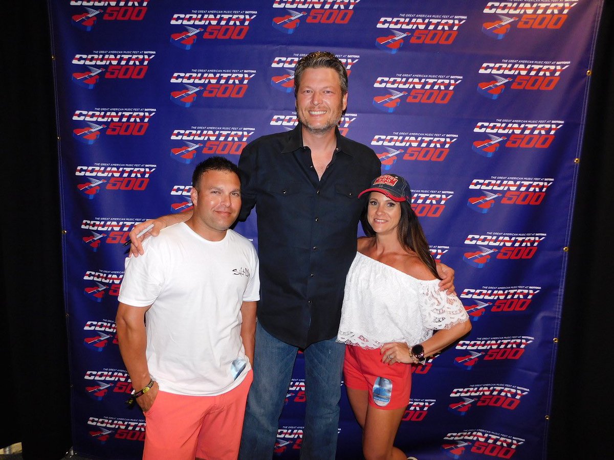 Danielle | Blake Shelton Fan on X: "Blake Shelton with fans before his  concert at #Country500 on May 27, 2017. https://t.co/JBhJ3Emchg" / X