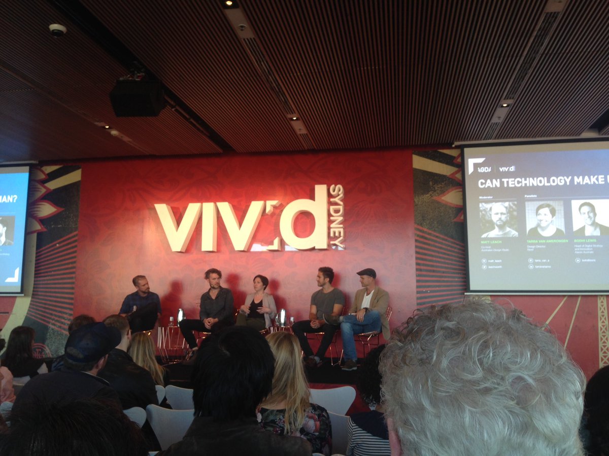 Can #tech make us more human? The panel thrashing it out! <a href="/ashdonaldson/">Ash Donaldson</a> rocking it <a href="/VividSydney/">Vivid Sydney</a> #ideas