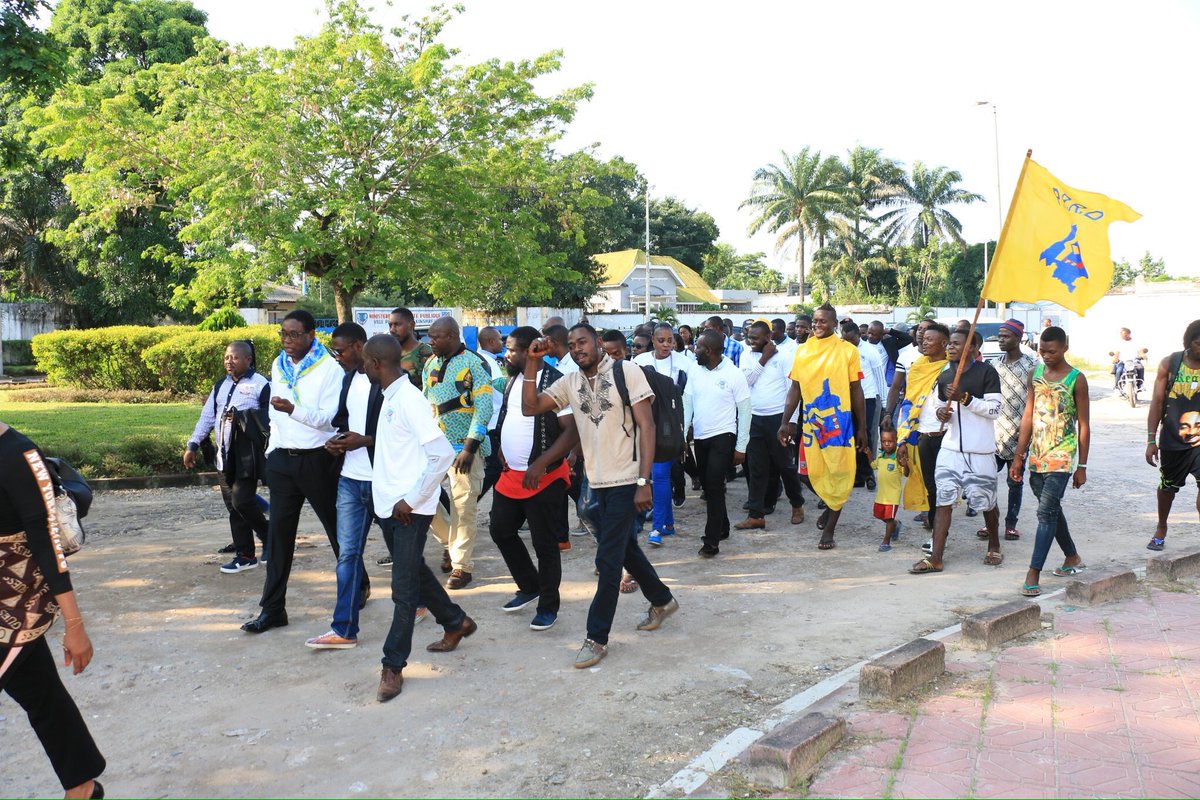 Allez les Kinois(e)s! Enrolons nous massivement!
<a href="/pprdofficiel/">PPRD</a> <a href="/cenirdc/">Ceni-RDC</a> <a href="/AmbHenriMova/">Henri Mova Sakanyi</a> <a href="/MinakuAubin/">Aubin MINAKU</a> <a href="/JPKambila/">Jean-Pierre Kambila</a> <a href="/soniarolley/">Sonia Rolley</a>