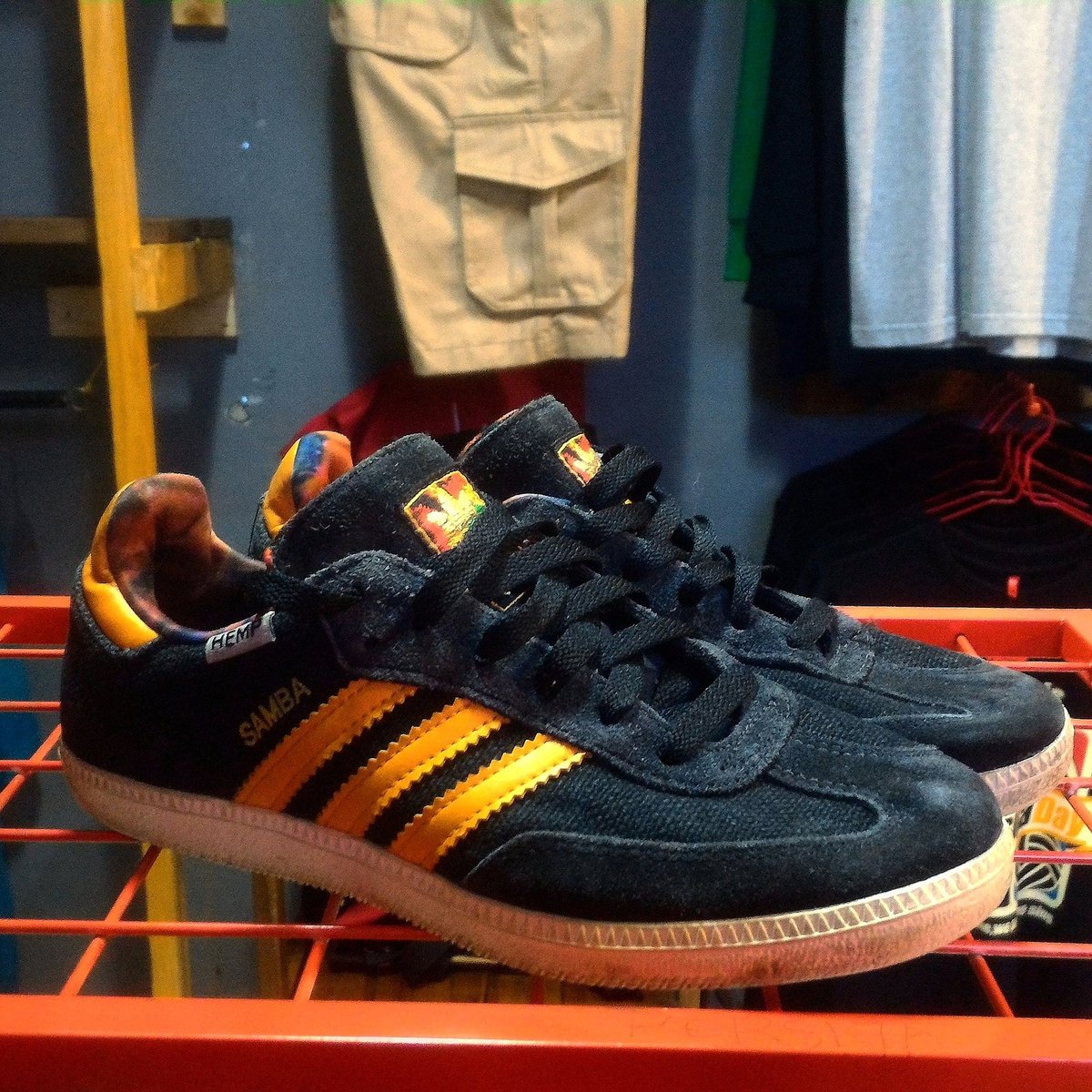 Adidas samba 415 Size 36 2/3 fit 37 Used | Good Condition Rp 500,000 >> NOW  Rp 400,000